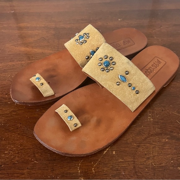Mystique leather Tan Sandals with Blue Gem Accents size 8 - Picture 1 of 6